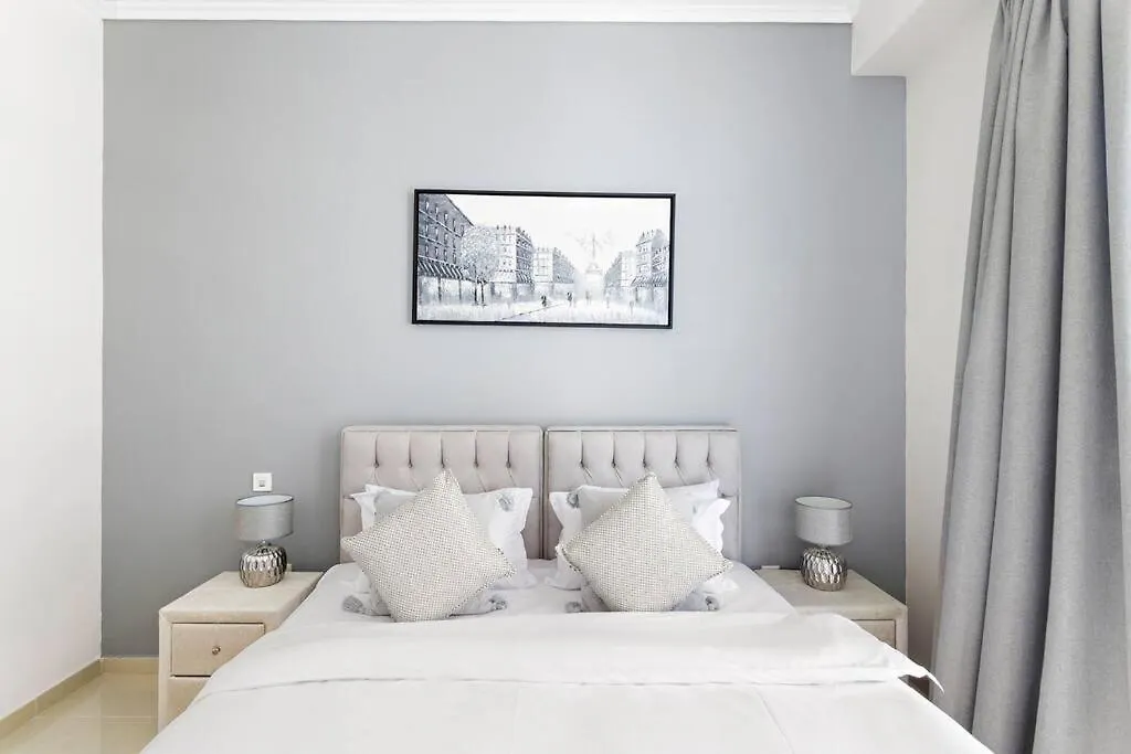 Stonetree - Modern 1 Bedroom Apartment Near Marina Beach Dubai